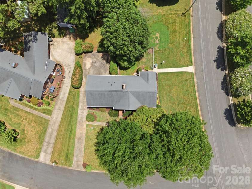 3101 Canterberry Drive, Gastonia, NC 28056.  MLS# CAR4400695, YatesRealty ID 36790. 