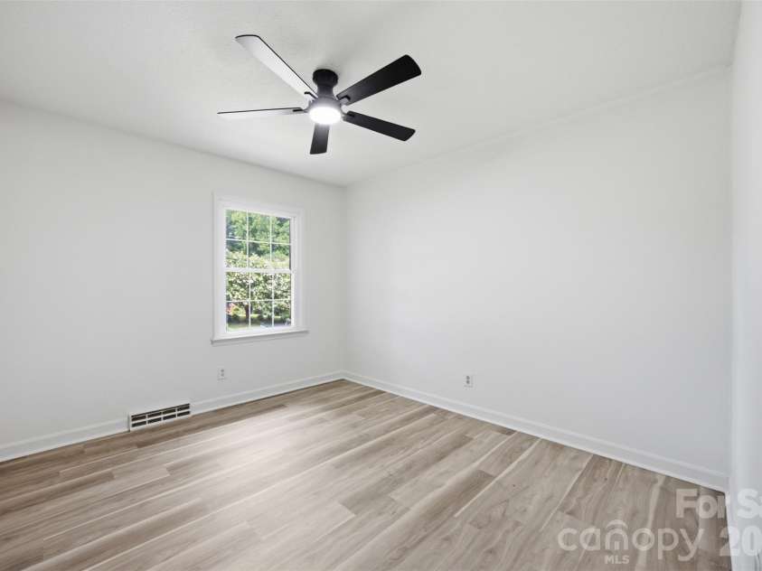 3101 Canterberry Drive, Gastonia, NC 28056.  MLS# CAR4428849, YatesRealty ID 36790. 