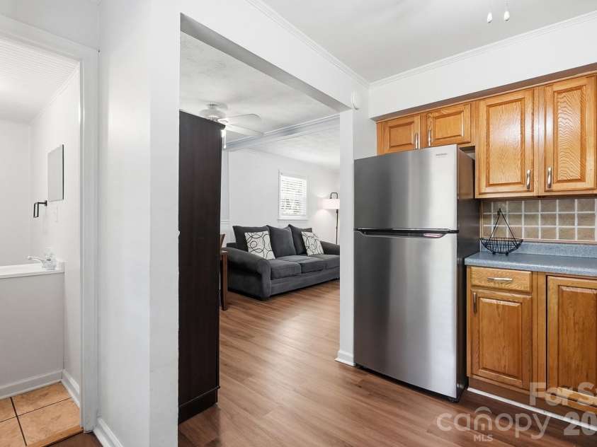 233 Scottie Place, Charlotte, NC 28217.  MLS# CAR4395621, YatesRealty ID 36791. 