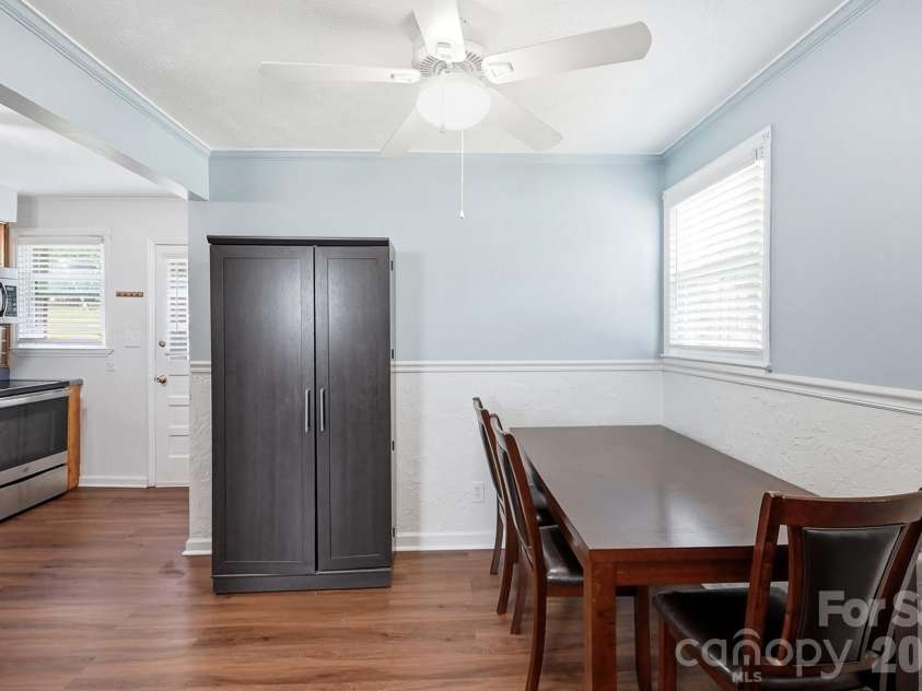 233 Scottie Place, Charlotte, NC 28217.  MLS# CAR4395621, YatesRealty ID 36791. 