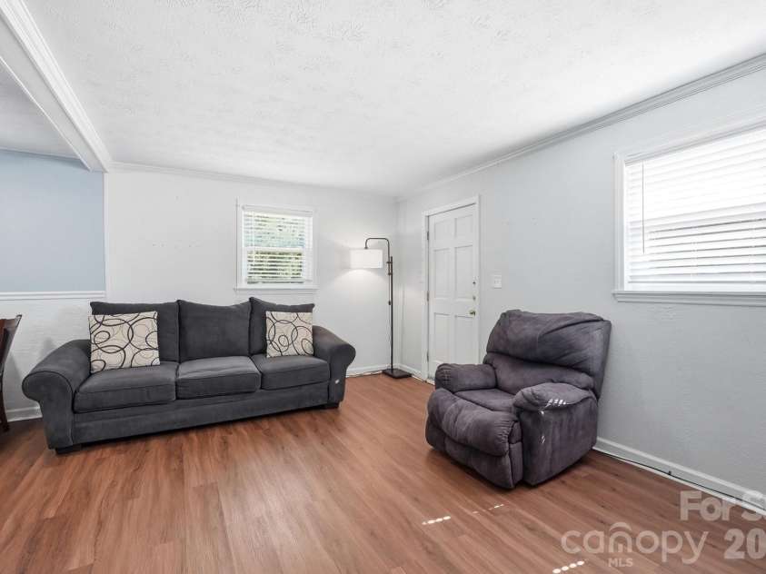 233 Scottie Place, Charlotte, NC 28217.  MLS# CAR4395621, YatesRealty ID 36791. 
