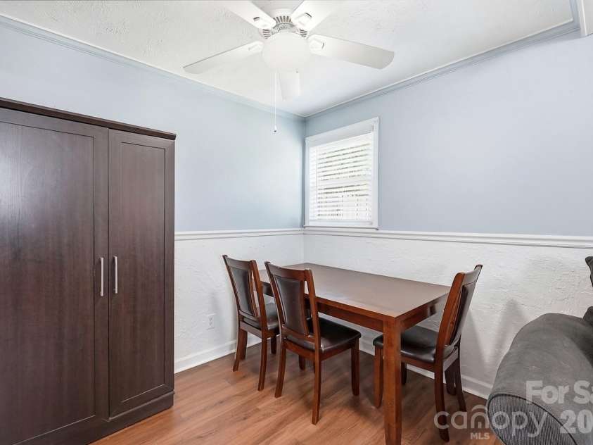233 Scottie Place, Charlotte, NC 28217.  MLS# CAR4395621, YatesRealty ID 36791. 