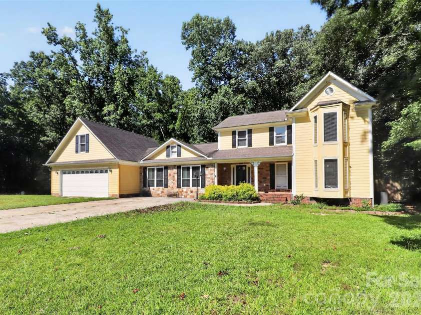 2499 Lazy Oak Drive, Lancaster, SC 297206574.  MLS# CAR4399199, YatesRealty ID 36792. 