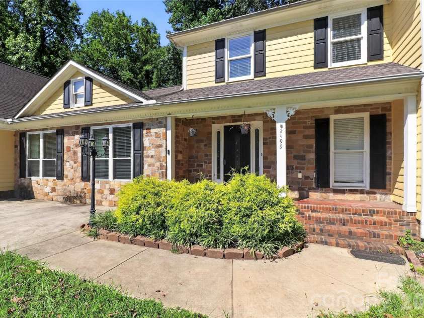 2499 Lazy Oak Drive, Lancaster, SC 297206574.  MLS# CAR4399199, YatesRealty ID 36792. 