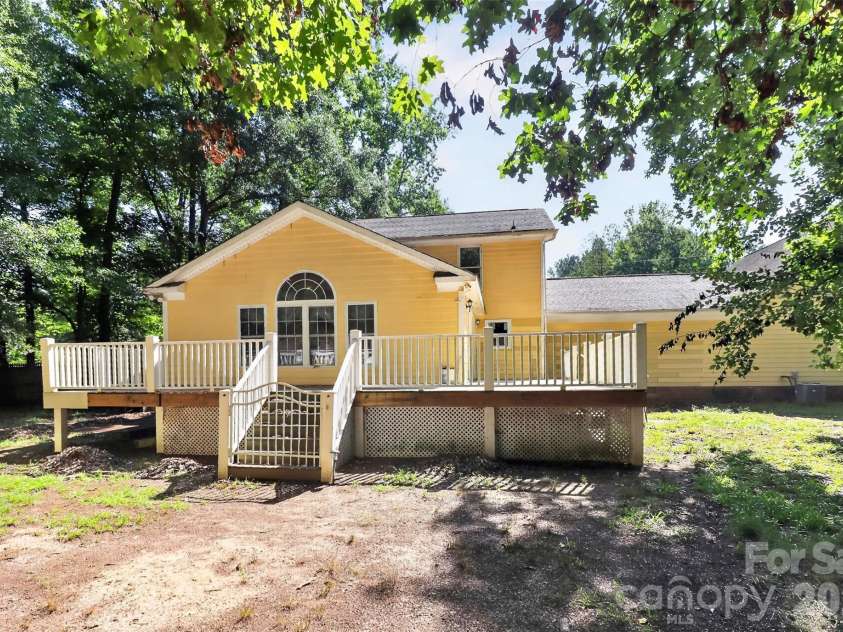 2499 Lazy Oak Drive, Lancaster, SC 297206574.  MLS# CAR4399199, YatesRealty ID 36792. 