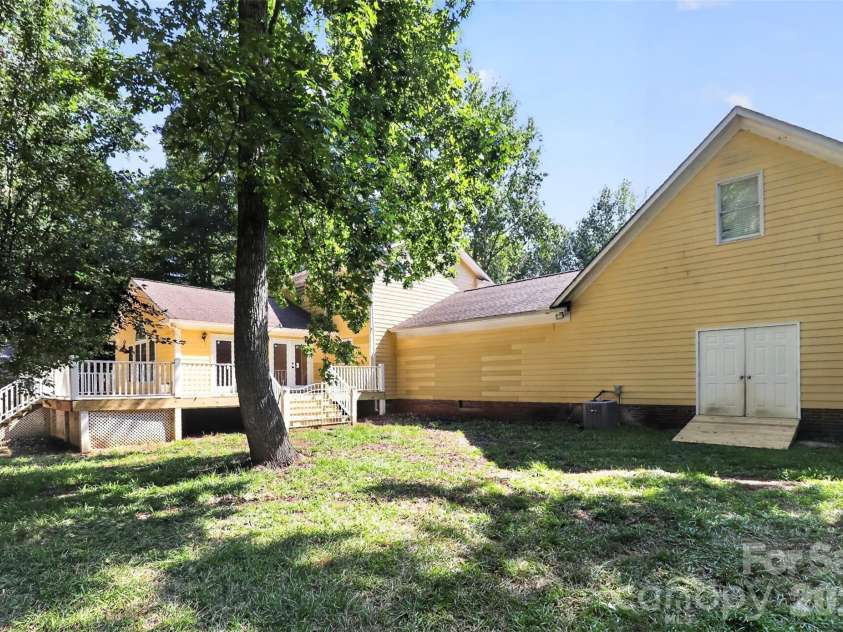 2499 Lazy Oak Drive, Lancaster, SC 297206574.  MLS# CAR4399199, YatesRealty ID 36792. 