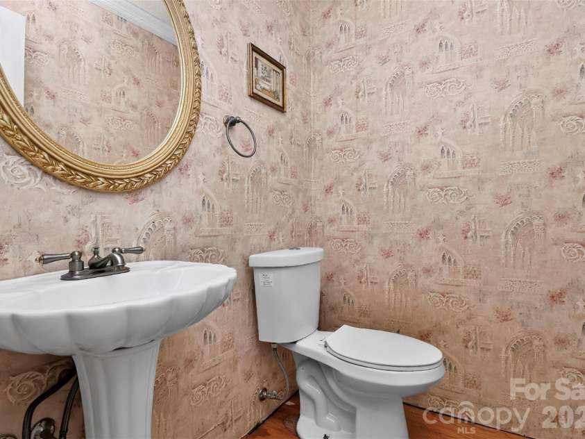 2499 Lazy Oak Drive, Lancaster, SC 297206574.  MLS# CAR4399199, YatesRealty ID 36792. GUEST BATH