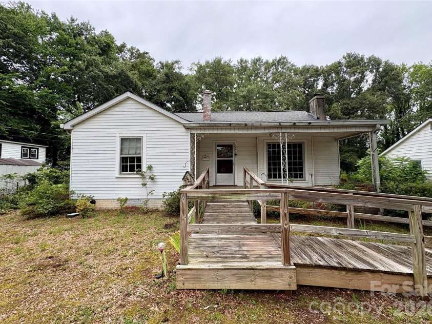 406 Circle Drive, Shelby, NC 28150.  MLS# CAR4400703, YatesRealty ID 36794. 