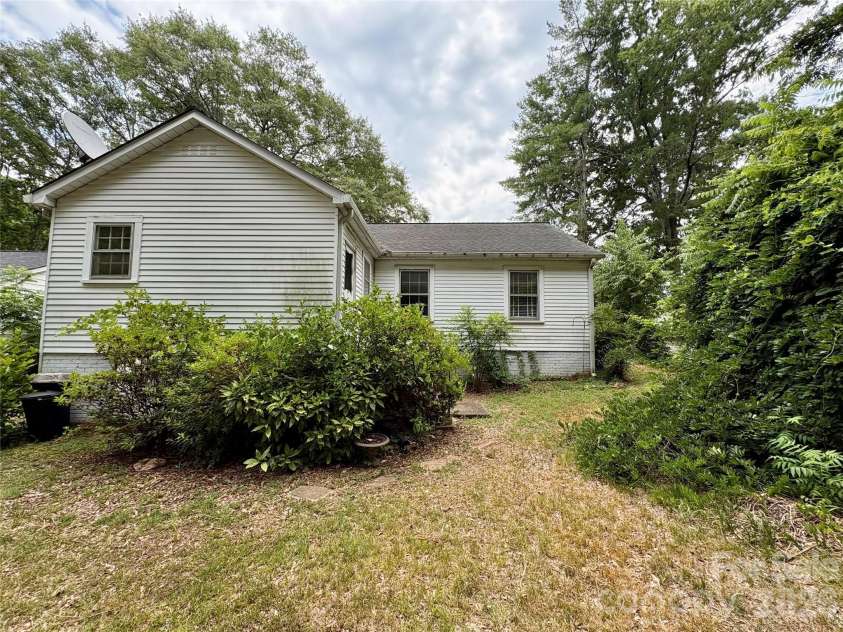 406 Circle Drive, Shelby, NC 28150.  MLS# CAR4400703, YatesRealty ID 36794. Back View