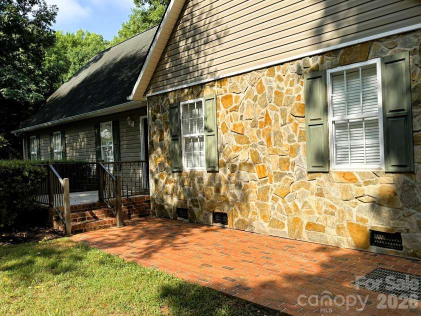 130 Canoe Court, Mount Gilead, NC 27306.  MLS# CAR4400919, YatesRealty ID 36795. Front Door