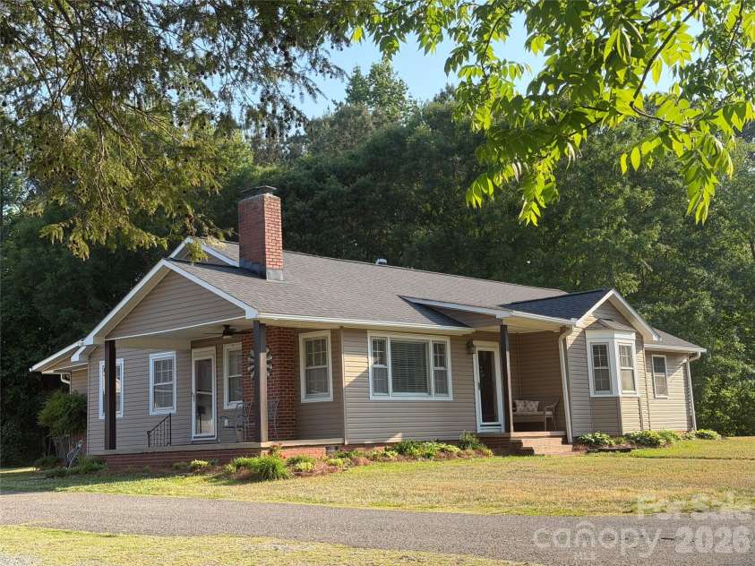917 Pine Street, Blacksburg, SC 29702.  MLS# CAR4391064, YatesRealty ID 36797. 