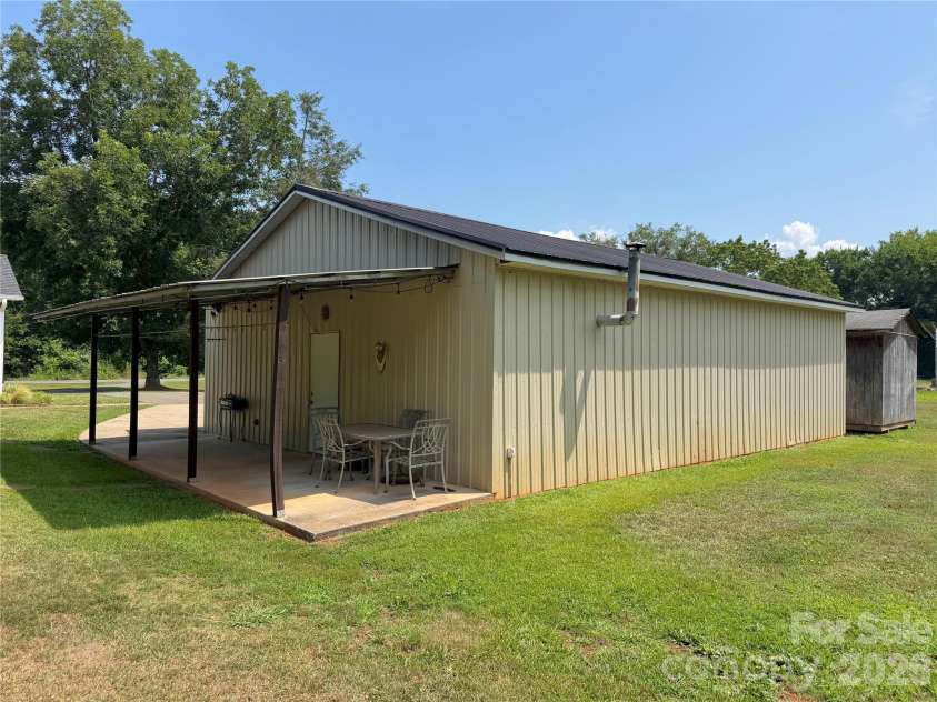 917 Pine Street, Blacksburg, SC 29702.  MLS# CAR4391064, YatesRealty ID 36797. 