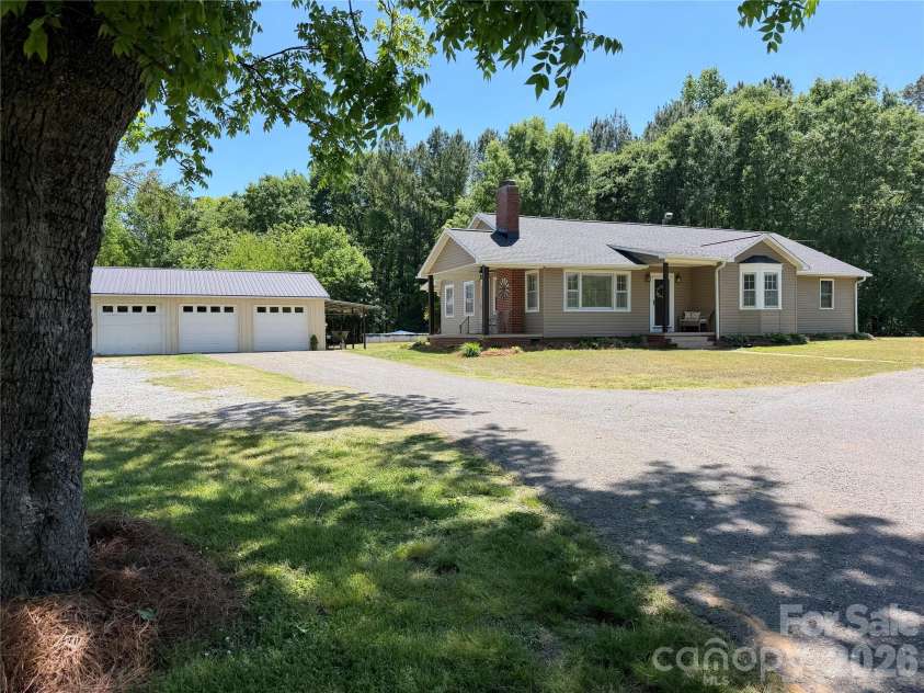 917 Pine Street, Blacksburg, SC 29702.  MLS# CAR4421178, YatesRealty ID 36797. 