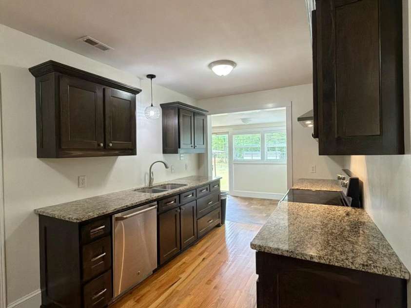 917 Pine Street, Blacksburg, SC 29702.  MLS# CAR4421178, YatesRealty ID 36797. 
