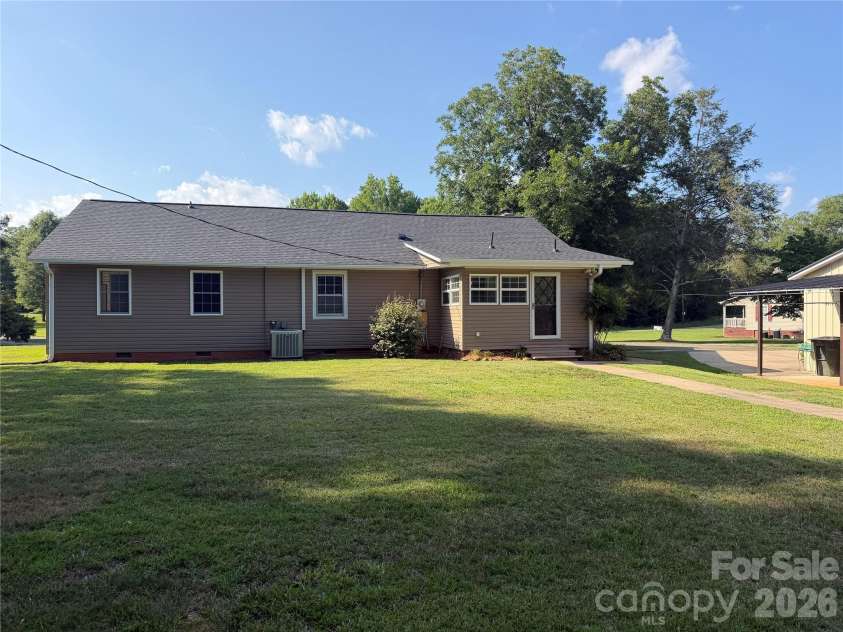 917 Pine Street, Blacksburg, SC 29702.  MLS# CAR4421178, YatesRealty ID 36797. 