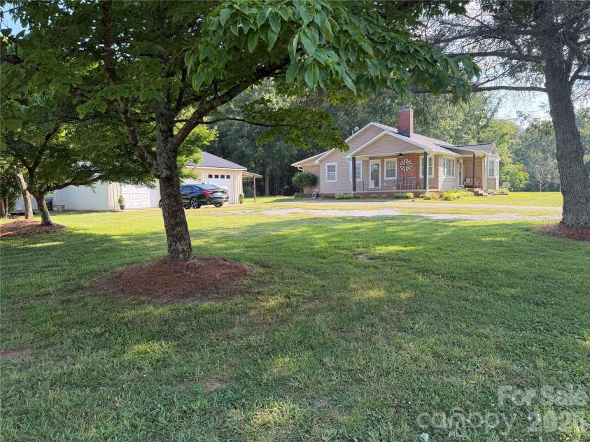 917 Pine Street, Blacksburg, SC 29702.  MLS# CAR4421178, YatesRealty ID 36797. 