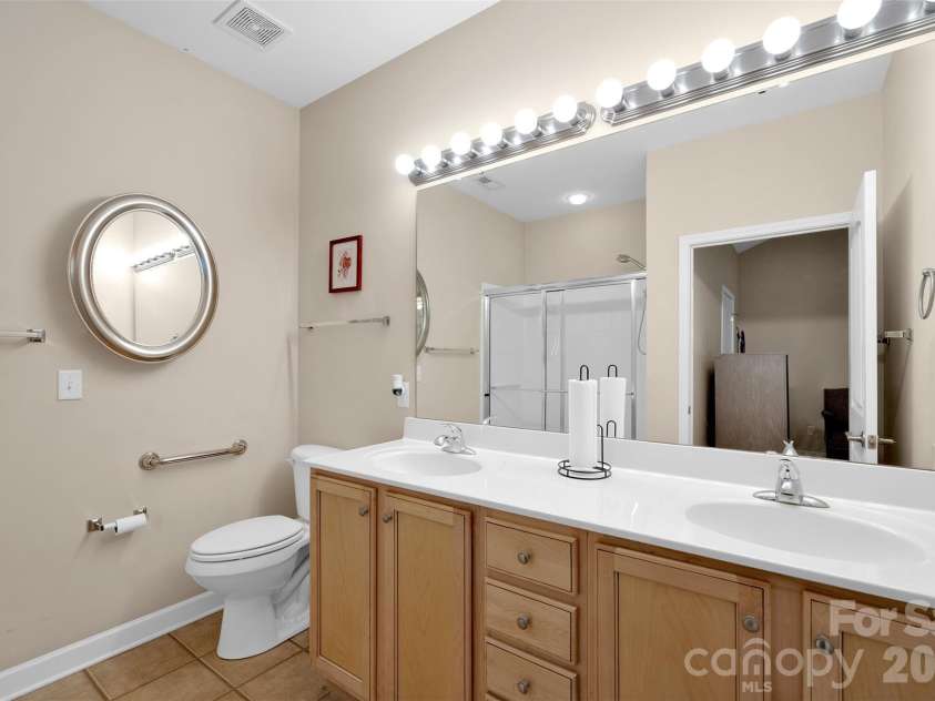 4767 Polo Gate Boulevard, Charlotte, NC 28216.  MLS# CAR4354424, YatesRealty ID 3680. 