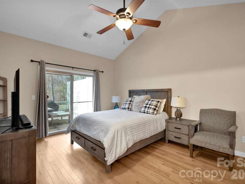 4767 Polo Gate Boulevard, Charlotte, NC 28216.  MLS# CAR4354424, YatesRealty ID 3680. Primary Bedroom