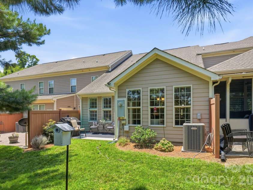 3025 Callaway Court, Cramerton, NC 28032.  MLS# CAR4401317, YatesRealty ID 36800. 