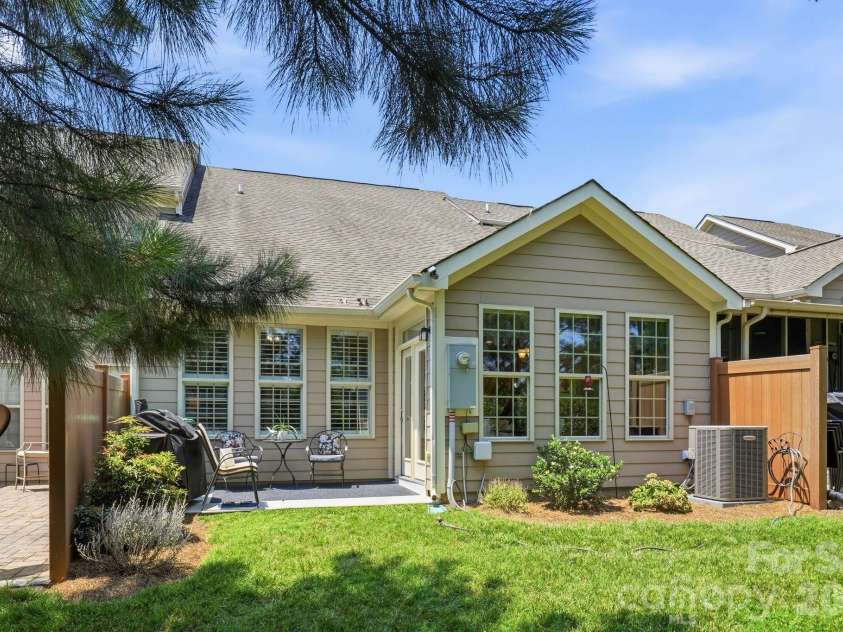 3025 Callaway Court, Cramerton, NC 28032.  MLS# CAR4401317, YatesRealty ID 36800. 