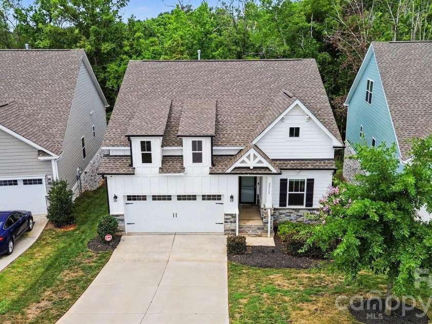 24562 Blue Heron Circle, Lancaster, SC 29720.  MLS# CAR4402586, YatesRealty ID 36802. 