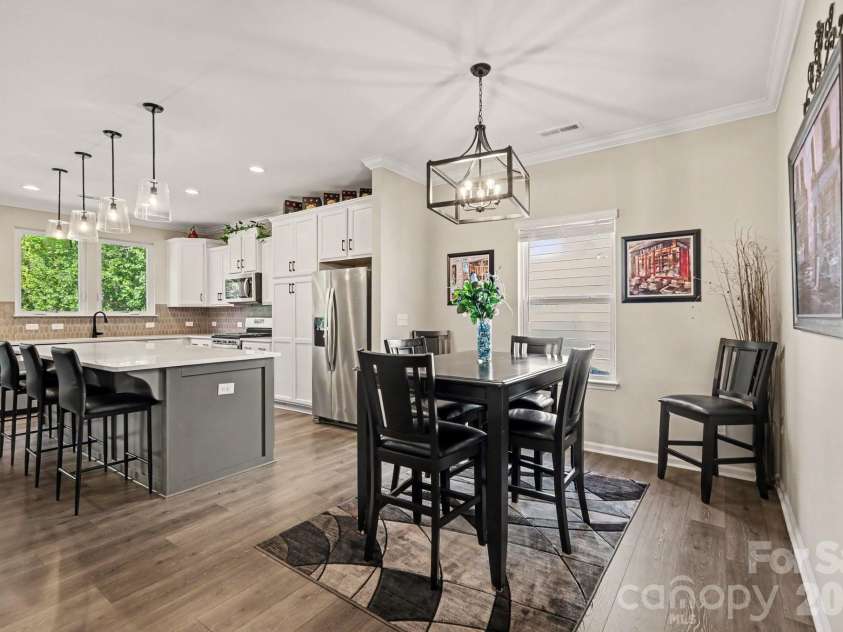 24562 Blue Heron Circle, Lancaster, SC 29720.  MLS# CAR4402586, YatesRealty ID 36802. Dining
