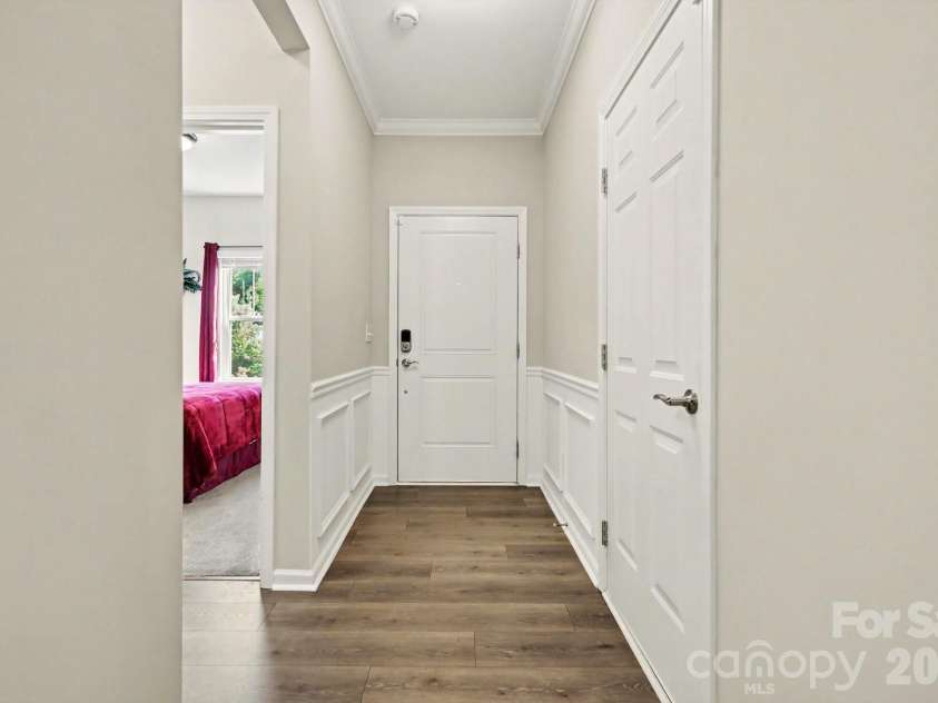 24562 Blue Heron Circle, Lancaster, SC 29720.  MLS# CAR4402586, YatesRealty ID 36802. Foyer