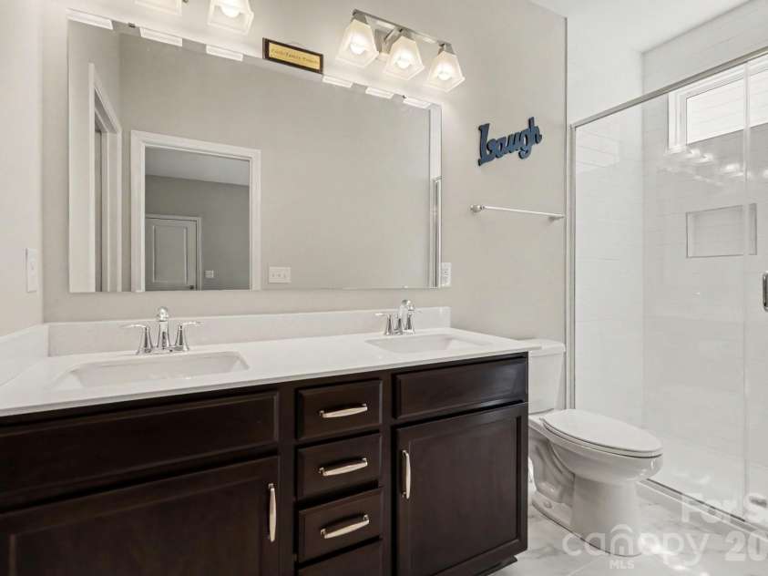 24562 Blue Heron Circle, Lancaster, SC 29720.  MLS# CAR4402586, YatesRealty ID 36802. Primary Bath