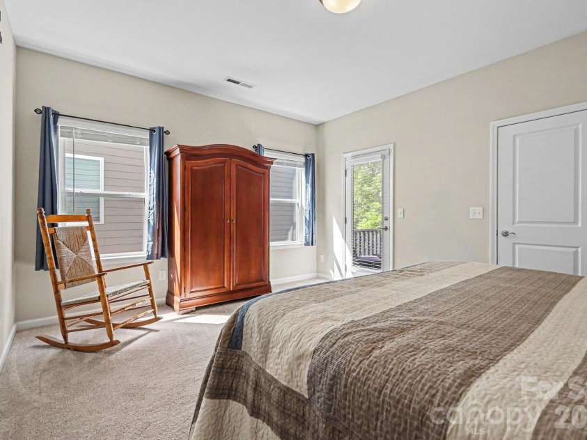 24562 Blue Heron Circle, Lancaster, SC 29720.  MLS# CAR4402586, YatesRealty ID 36802. Primary Suite