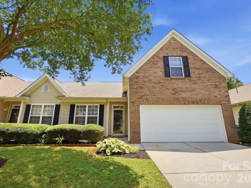 4427 Glenlea Commons Drive, Charlotte, NC 28216.  MLS# CAR4395331, YatesRealty ID 36804. 