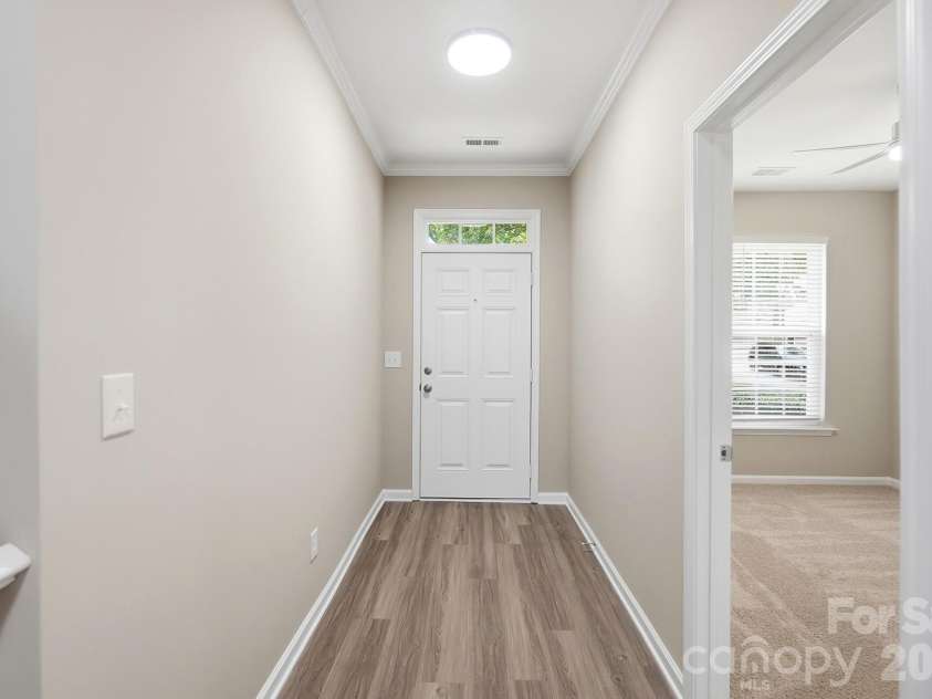 4427 Glenlea Commons Drive, Charlotte, NC 28216.  MLS# CAR4395331, YatesRealty ID 36804. 