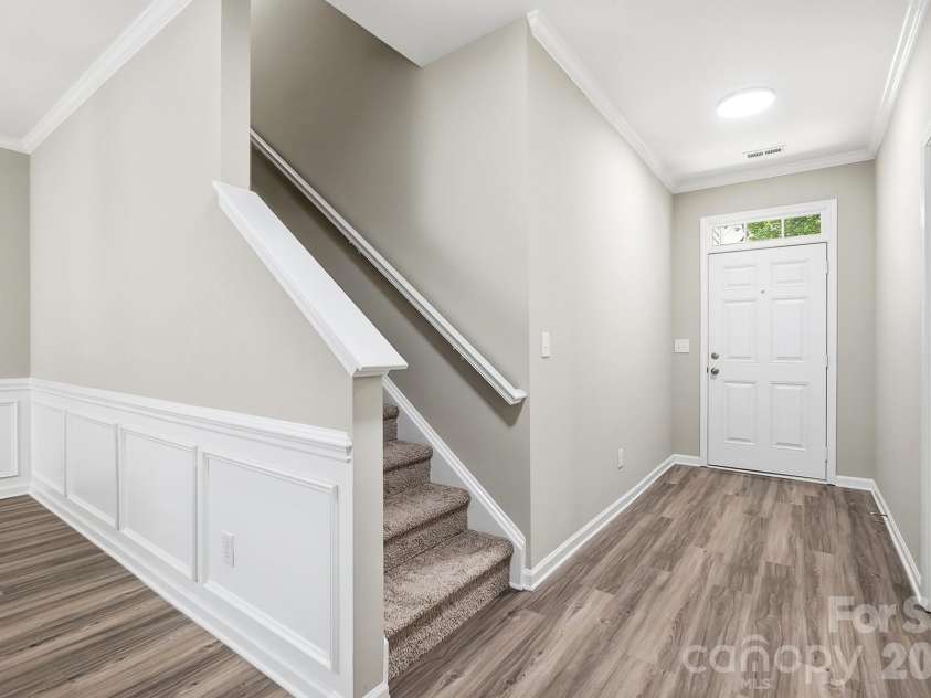 4427 Glenlea Commons Drive, Charlotte, NC 28216.  MLS# CAR4395331, YatesRealty ID 36804. 