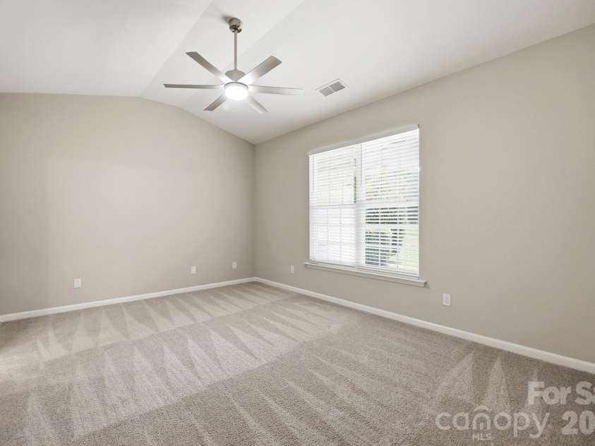 4427 Glenlea Commons Drive, Charlotte, NC 28216.  MLS# CAR4395331, YatesRealty ID 36804. 