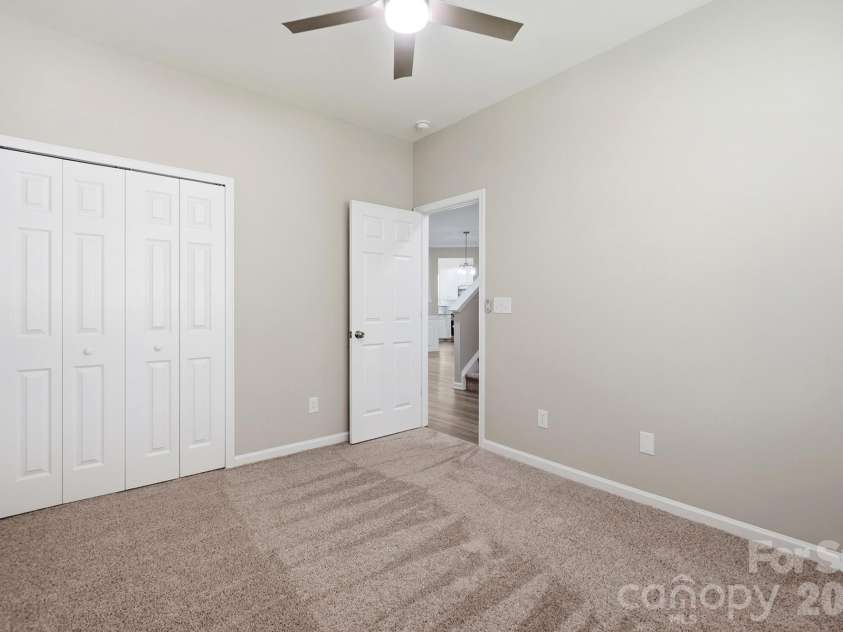 4427 Glenlea Commons Drive, Charlotte, NC 28216.  MLS# CAR4395331, YatesRealty ID 36804. 