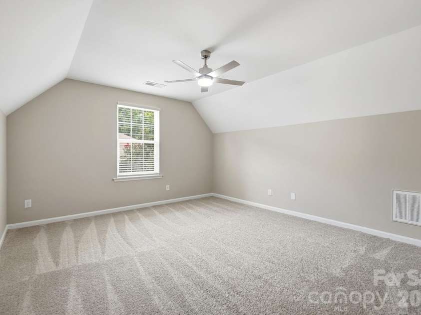 4427 Glenlea Commons Drive, Charlotte, NC 28216.  MLS# CAR4395331, YatesRealty ID 36804. 