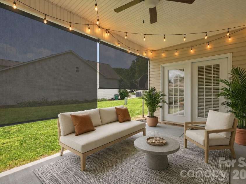 4427 Glenlea Commons Drive, Charlotte, NC 28216.  MLS# CAR4395331, YatesRealty ID 36804. Virtually Staged