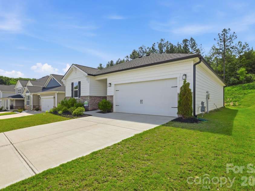 132 Lancashire Court, Denver, NC 28037.  MLS# CAR4396415, YatesRealty ID 36806. Side