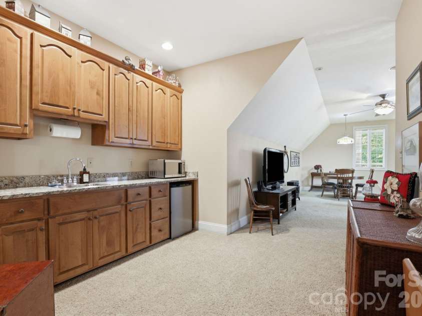 7631 Dellinger Road, Denver, NC 28037.  MLS# CAR4395750, YatesRealty ID 36807. Bonus Room Wet Bar