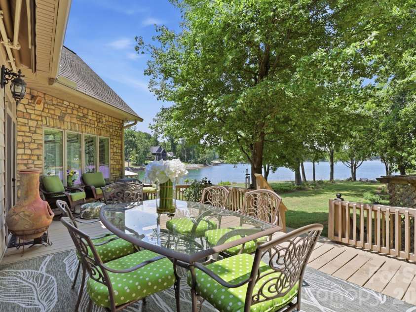 7631 Dellinger Road, Denver, NC 28037.  MLS# CAR4395750, YatesRealty ID 36807. Deck