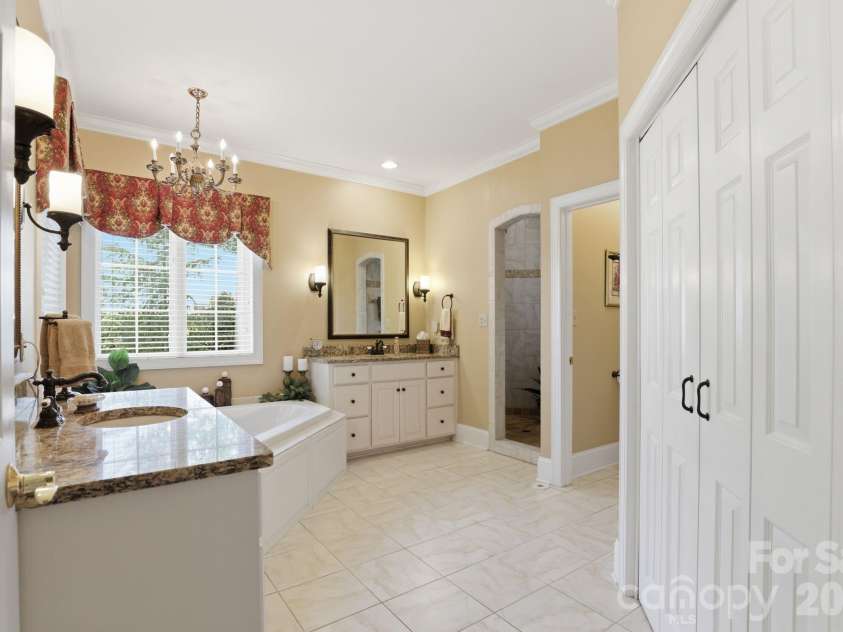 7631 Dellinger Road, Denver, NC 28037.  MLS# CAR4395750, YatesRealty ID 36807. Ensuite.