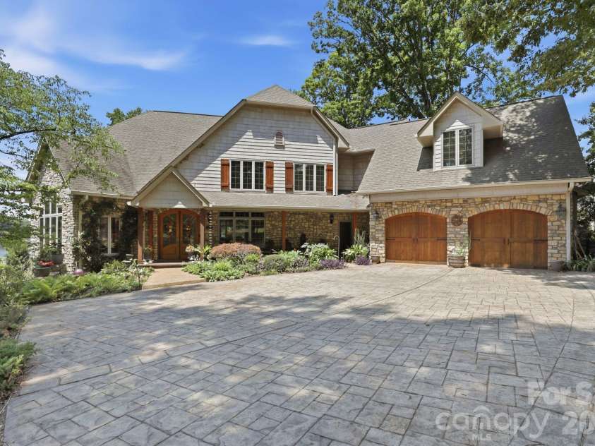 7631 Dellinger Road, Denver, NC 28037.  MLS# CAR4395750, YatesRealty ID 36807. Front of Home