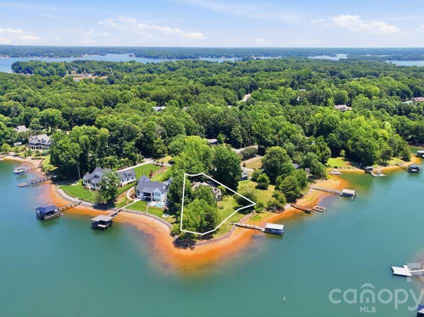 7631 Dellinger Road, Denver, NC 28037.  MLS# CAR4395750, YatesRealty ID 36807. Point view. Beautiful shoreline!