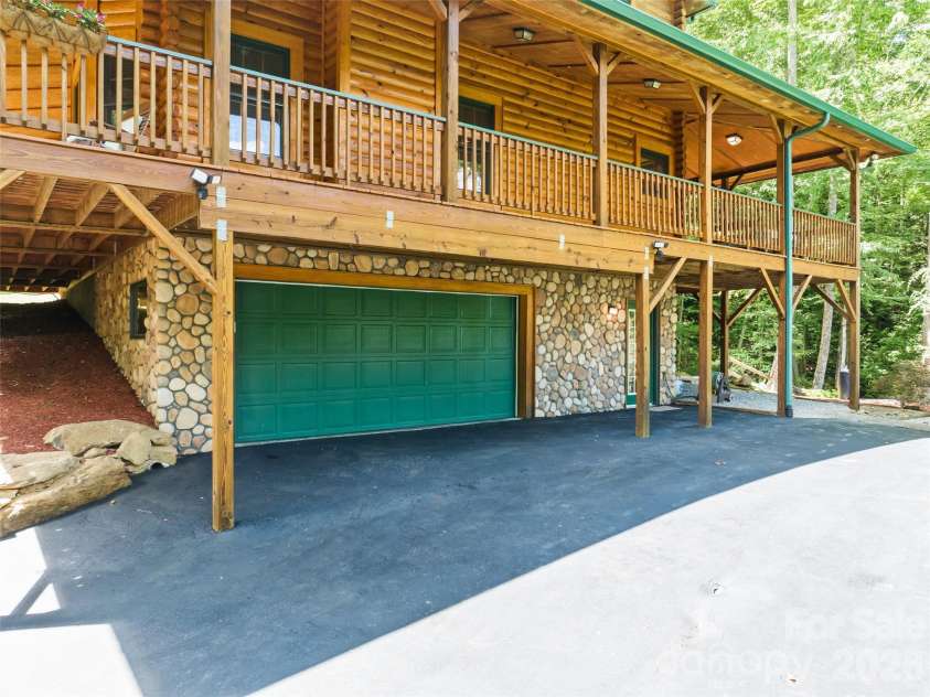 528 Brannon Forest Drive, Waynesville, NC 28785.  MLS# CAR4402241, YatesRealty ID 36808. 