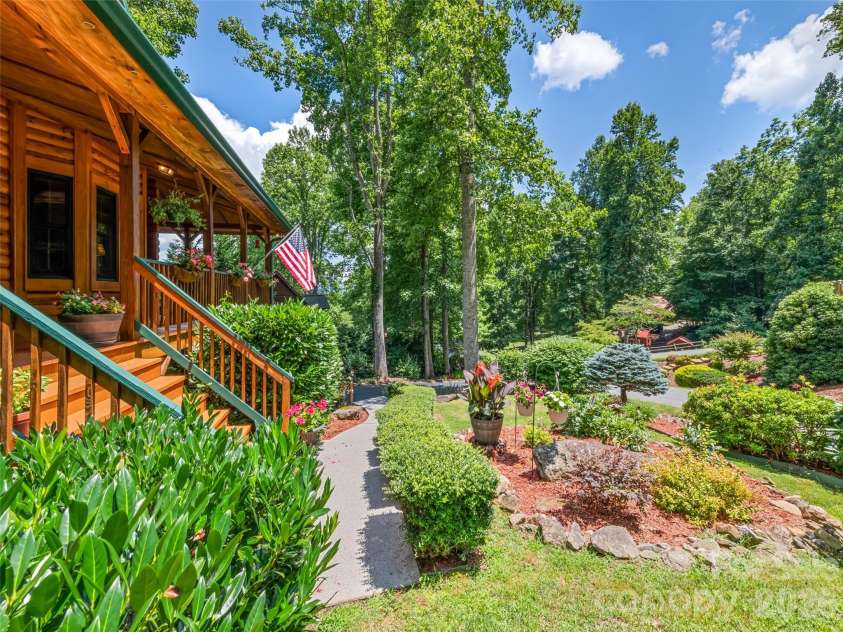 528 Brannon Forest Drive, Waynesville, NC 28785.  MLS# CAR4402241, YatesRealty ID 36808. 