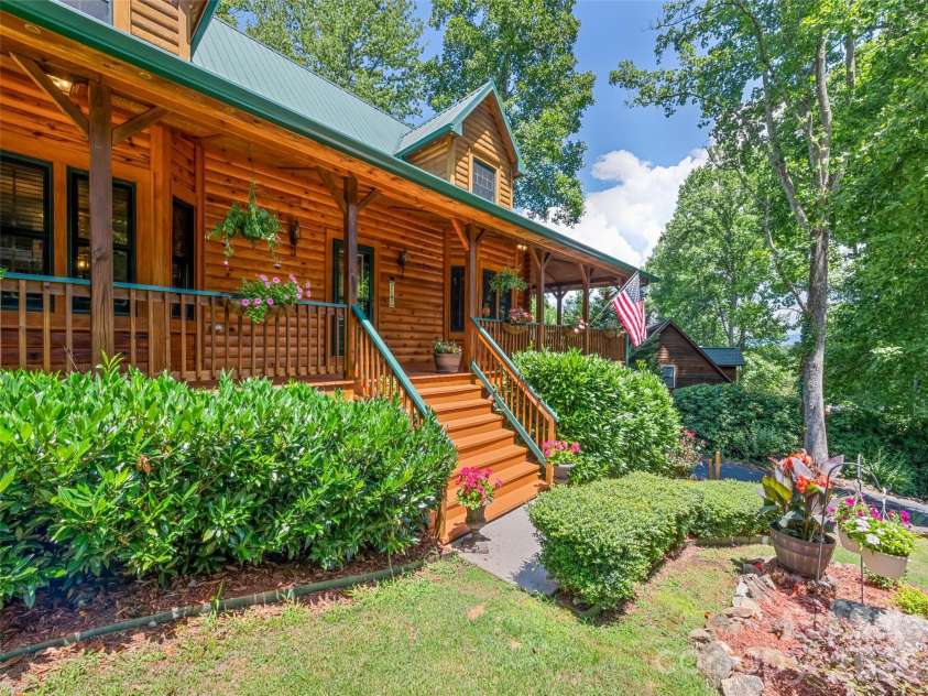528 Brannon Forest Drive, Waynesville, NC 28785.  MLS# CAR4402241, YatesRealty ID 36808. 