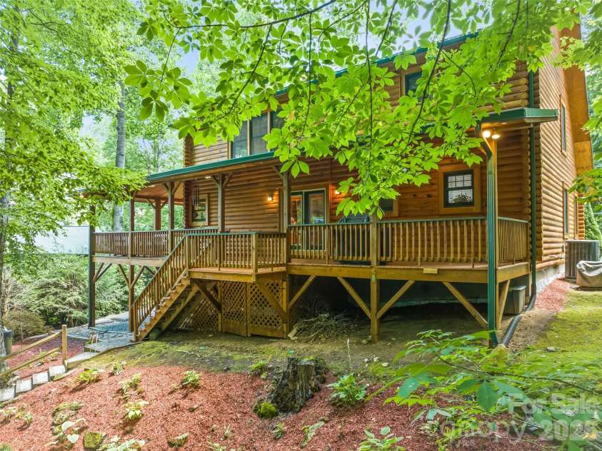 528 Brannon Forest Drive, Waynesville, NC 28785.  MLS# CAR4402241, YatesRealty ID 36808. 