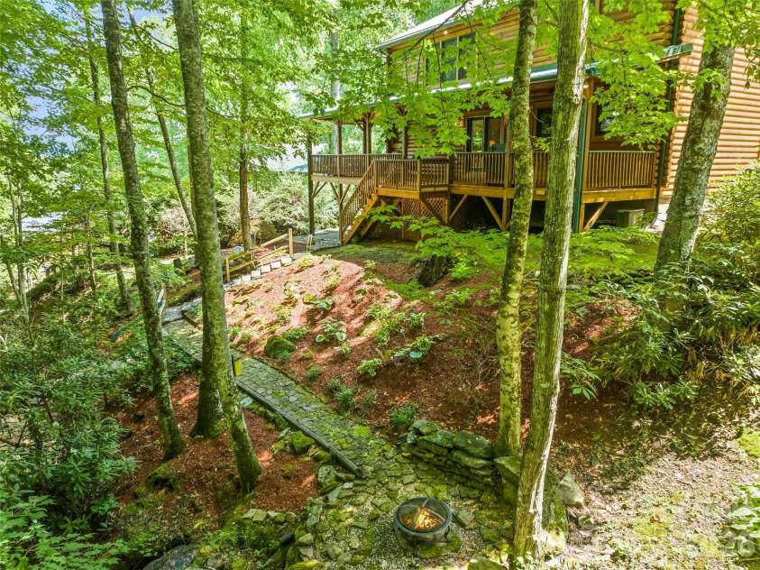 528 Brannon Forest Drive, Waynesville, NC 28785.  MLS# CAR4402241, YatesRealty ID 36808. 