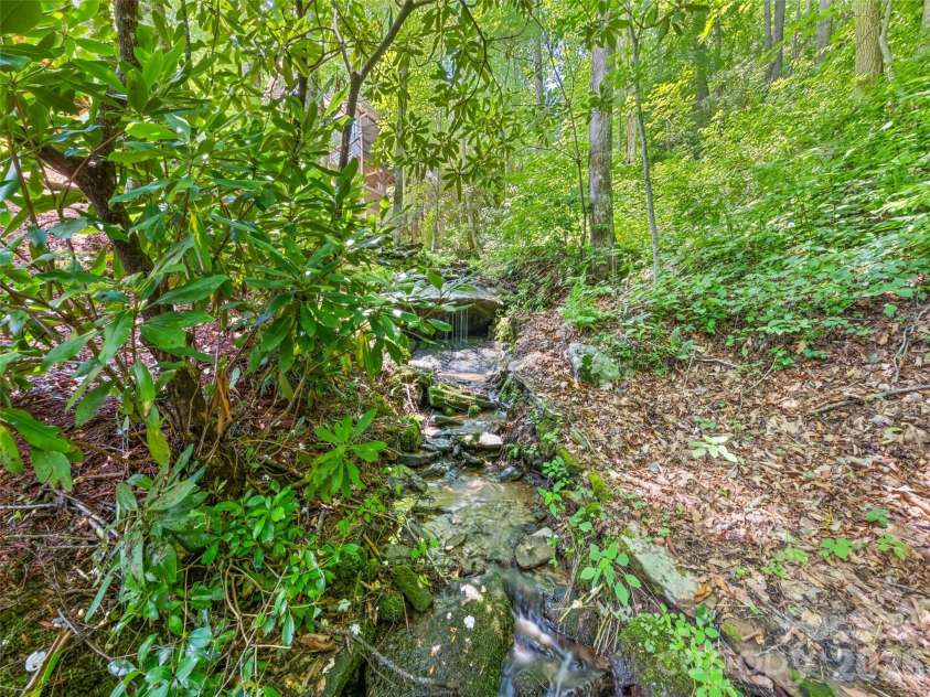 528 Brannon Forest Drive, Waynesville, NC 28785.  MLS# CAR4402241, YatesRealty ID 36808. 