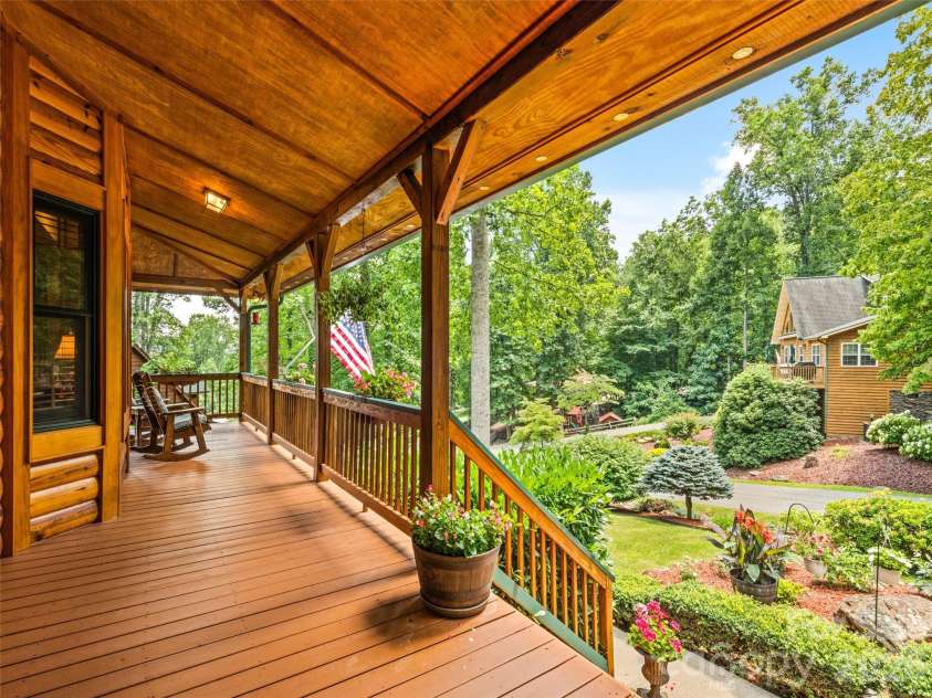 528 Brannon Forest Drive, Waynesville, NC 28785.  MLS# CAR4402241, YatesRealty ID 36808. 