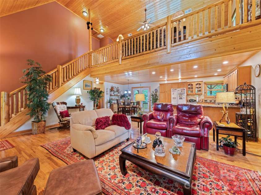 528 Brannon Forest Drive, Waynesville, NC 28785.  MLS# CAR4402241, YatesRealty ID 36808. 